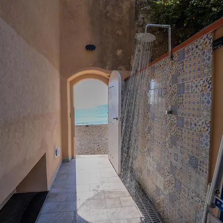 Liliana - Corallo - Trilocale Elegante Con Balcone Vista Mare - Accesso Diretto *
