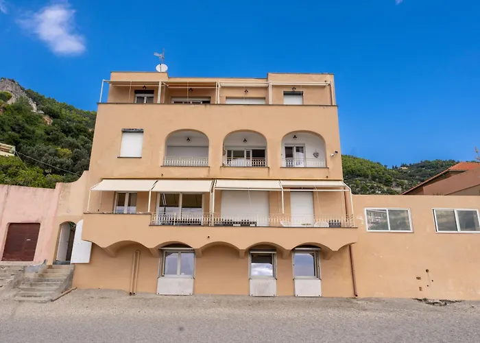 Liliana - Corallo - Trilocale Elegante Con Balcone Vista Mare - Accesso Diretto * וואריגוטי