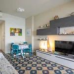 Liliana - Corallo - Trilocale Elegante Con Balcone Vista Mare - Accesso Diretto דירה