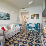 아파트 Liliana - Corallo - Trilocale Elegante Con Balcone Vista Mare - Accesso Diretto