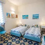 Liliana - Corallo - Trilocale Elegante Con Balcone Vista Mare - Accesso Diretto * וואריגוטי