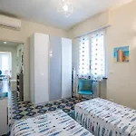아파트 Liliana - Corallo - Trilocale Elegante Con Balcone Vista Mare - Accesso Diretto