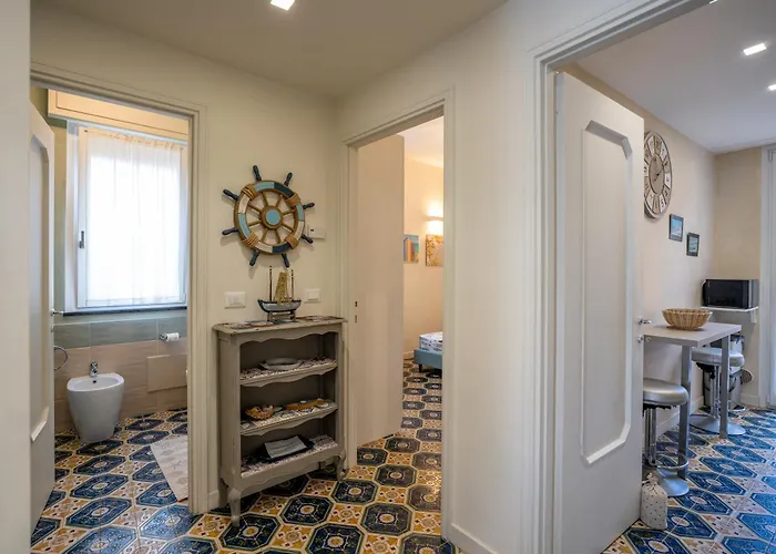 Liliana - Corallo - Trilocale Elegante Con Balcone Vista Mare - Accesso Diretto *