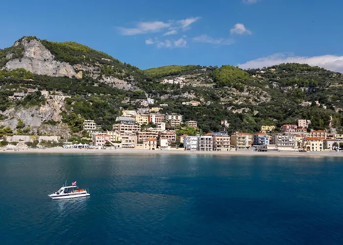 Liliana - Corallo - Trilocale Elegante Con Balcone Vista Mare - Accesso Diretto Varigotti