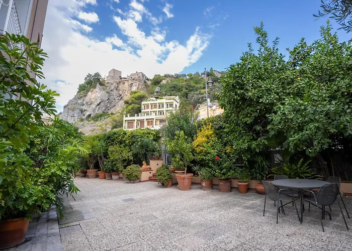 Liliana - Corallo - Trilocale Elegante Con Balcone Vista Mare - Accesso Diretto *